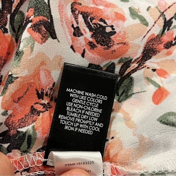 Torrid Floral long sleeve loose fit V-Neck Blouse size large - Picture 10 of 13